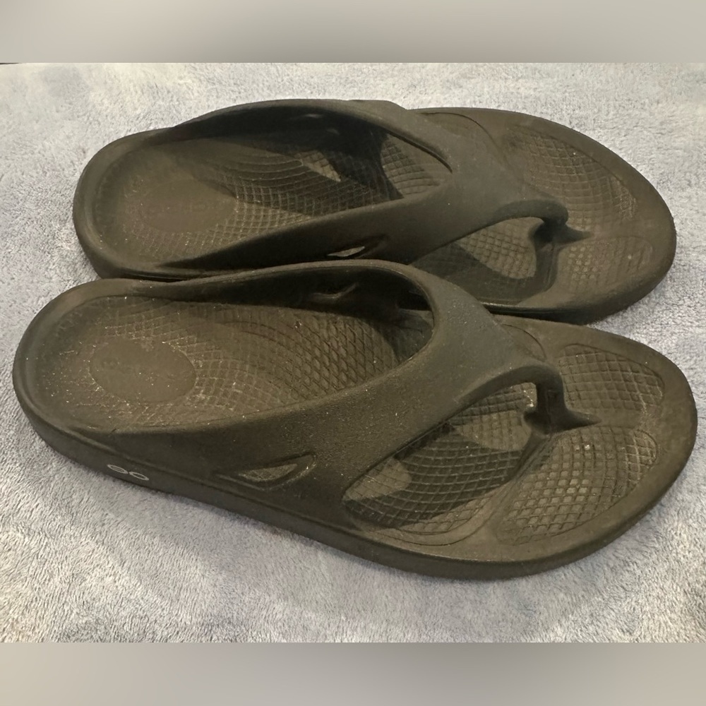 OOFOS Original Recovery Flip Flop Sandals Sz M8/W10 Black Comfort Shoes Outdoor